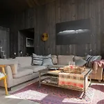 Spacious, Exclusive And Modern In 펜션