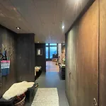 Spacious, Exclusive And Modern In * 게일로