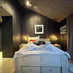 Spacious, Exclusive And Modern In 펜션 게일로