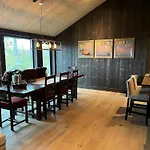 Spacious, Exclusive And Modern In * 게일로