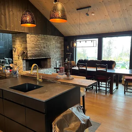 Spacious, Exclusive And Modern In Feriehus