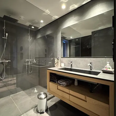 Spacious, Exclusive And Modern In Feriehus *