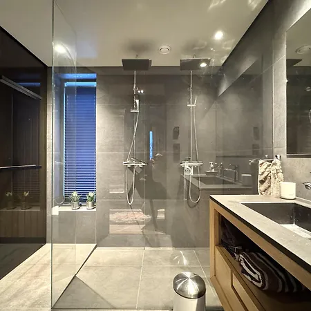 Spacious, Exclusive And Modern In Feriehus *